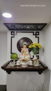 Bàn thờ treo tường mẫu chân thang gỗ sồi BTTT06